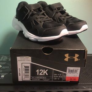 Under Armour Sneakers (Boys)